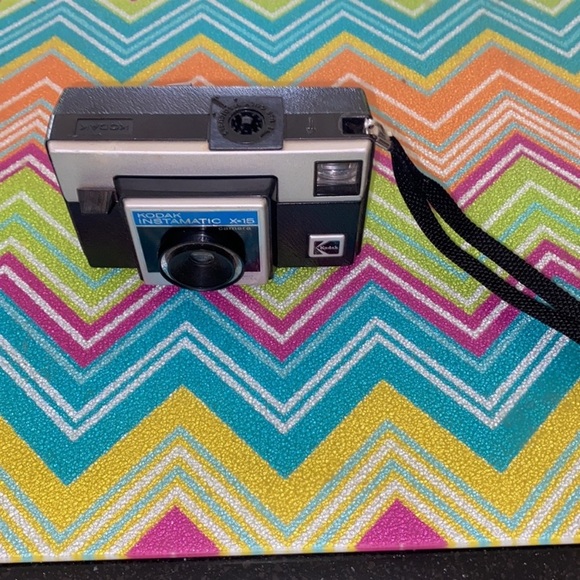 Kodak Instamatic X-15 Camera - Black and Silver - Picture 3 of 3